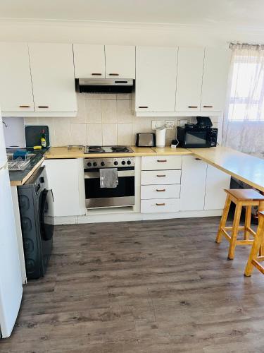 2 bedroom flat in Pinelands near Old Mutual