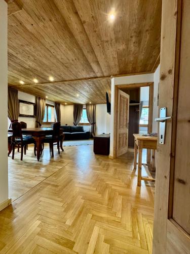 Bormio House 2 Via Funivie 65 Pista Stelvio — 4-Star Luxury Hotel in Bormio, Italy