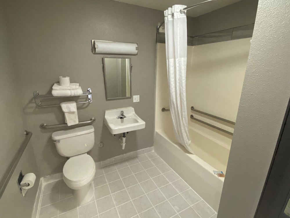 Pinetop Studio Suites - photo 16