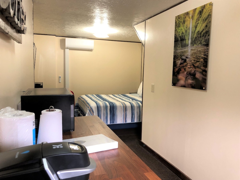 The Anchorage Motel - photo 4