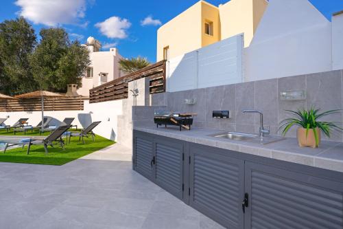 Villa Vitalia 3 En suite Beds with Private Pool