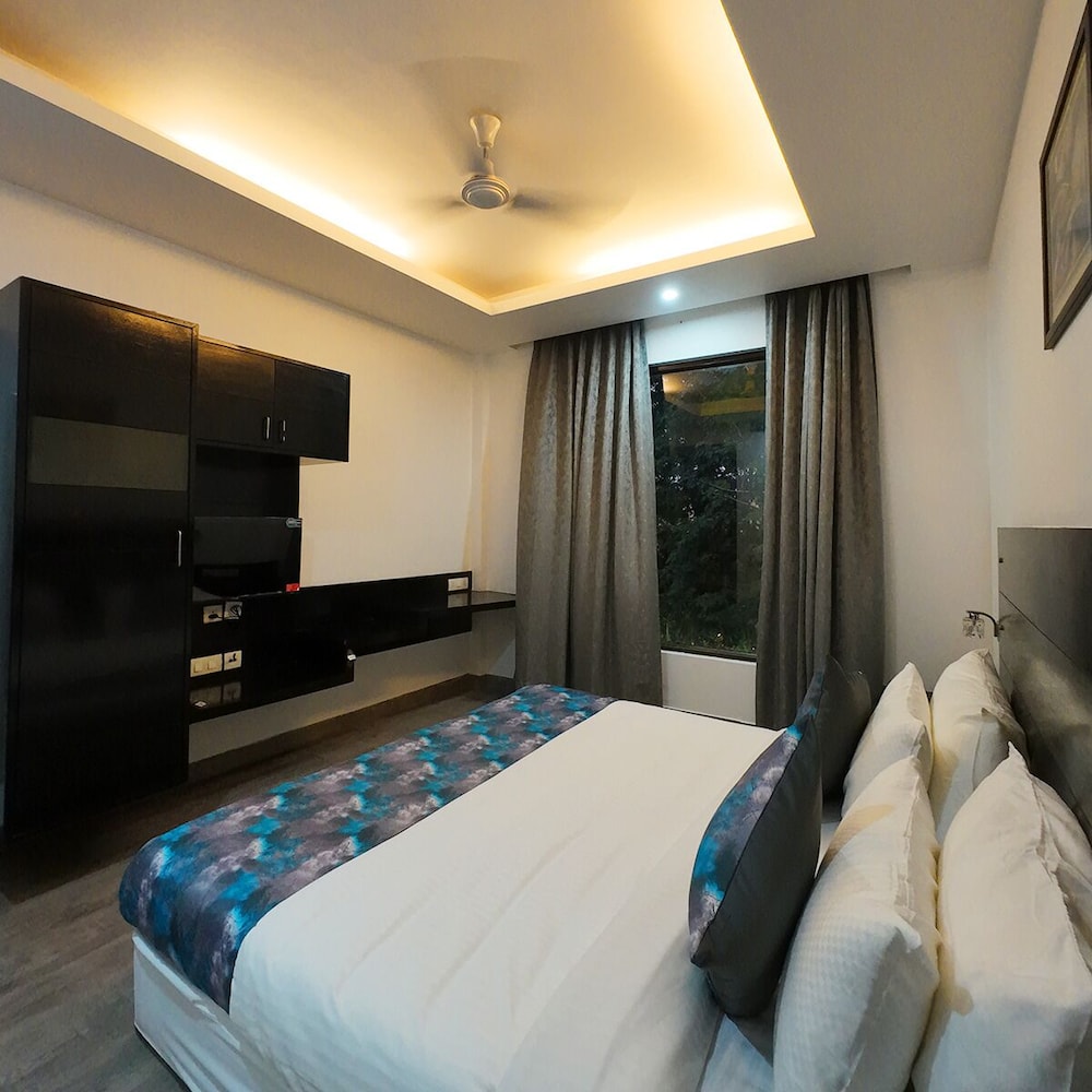 ACE 7 Hotel and Residence