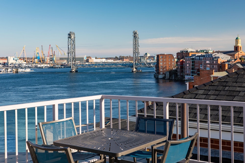 Sheraton Portsmouth Harborside Hotel - photo 9
