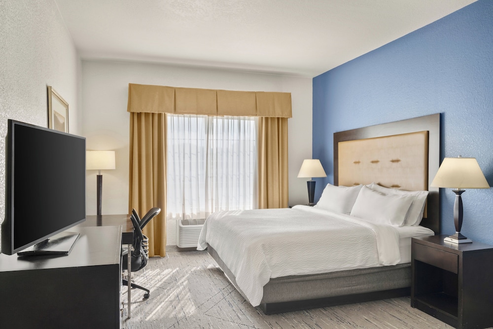 Holiday Inn Express & Suites New Buffalo by IHG - photo 16