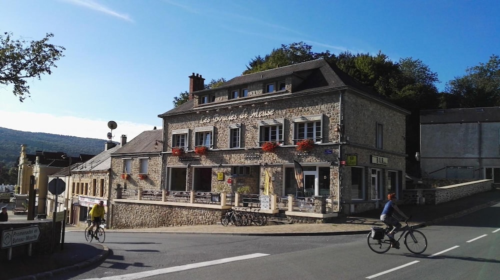 Hôtel les Boucles de Meuse — hotel in Montherme