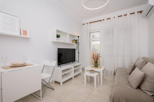 AT Home Apartments C1 — 4-Star Luxury Hotel in Alexandroupoli, Greece