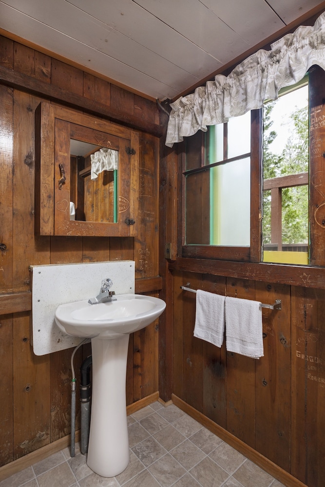 Idyllwild Inn - photo 192