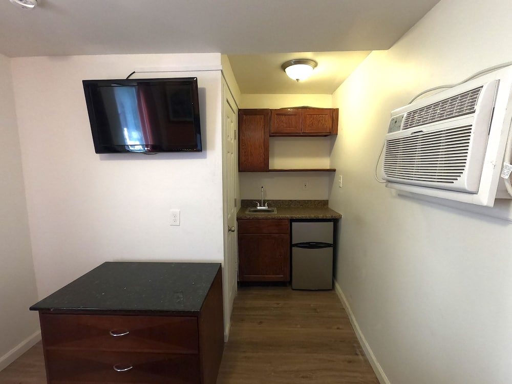 Rest Inn Elizabeth - photo 6