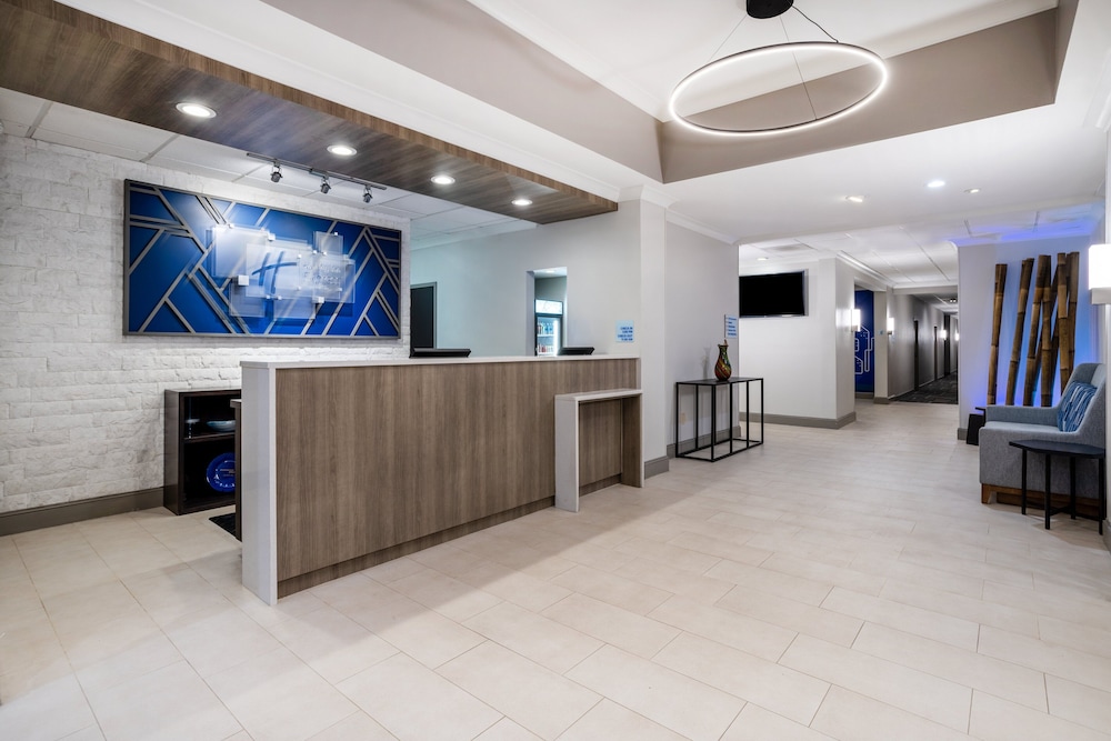 Holiday Inn Express Hotel & Suites New Tampa I 75 an IHG Hotel - photo 2
