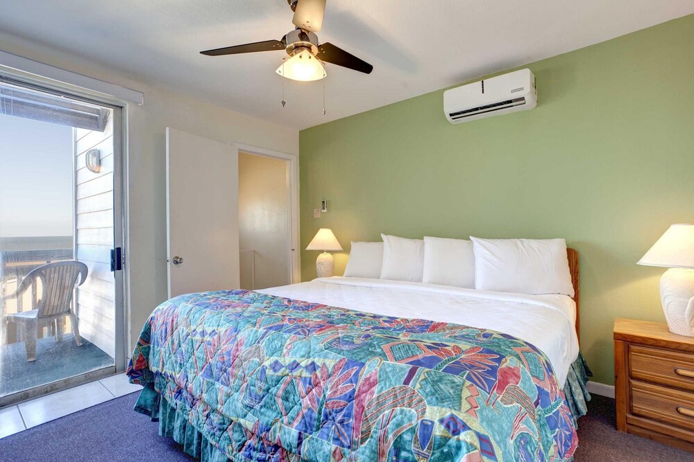 Bahia Mar Solare Tower 6th floor Oceanview Condo 3bd 3ba w Pools - photo 11