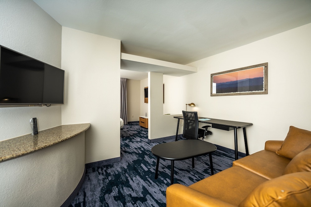 Fairfield Inn & Suites By Marriott Beaumont - photo 21