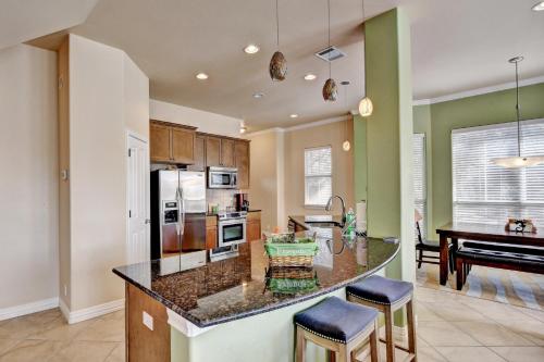 Treetop on LBJ — 4-Star Luxury Hotel in Kingsland, United States