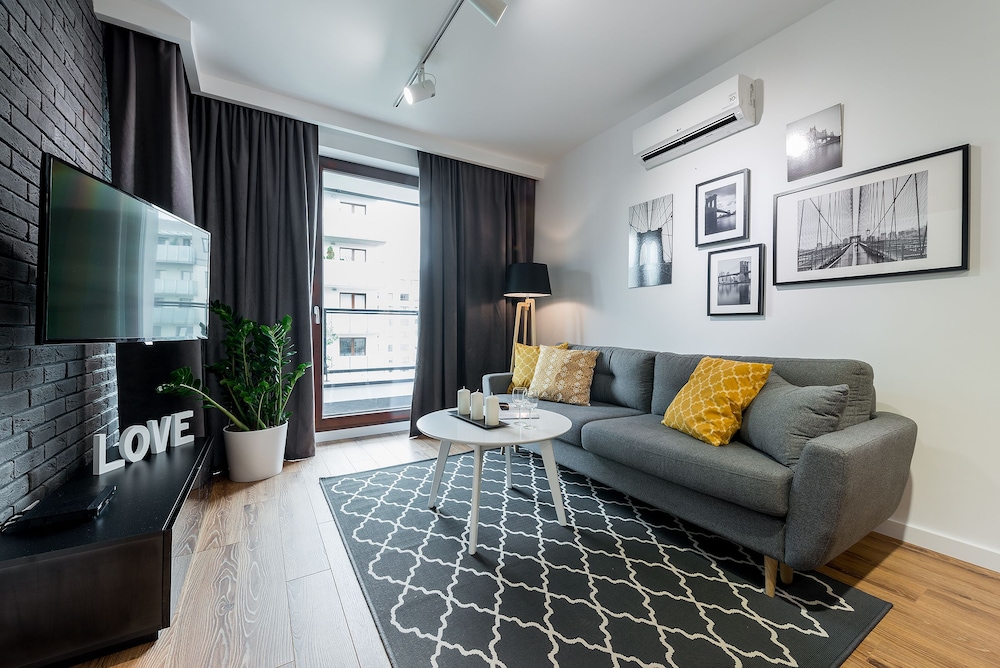 YourSecondFlat Siedmiogrodzka - carbon neutral hotel in Warsaw