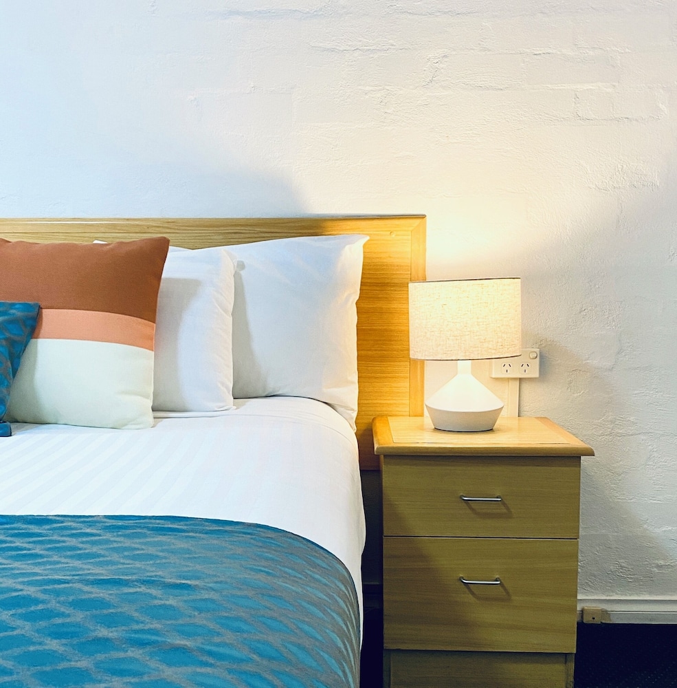 Grand Country Lodge Motel — 4-Star Luxury Hotel in Mittagong, Australia