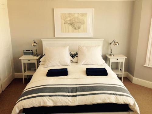 Pretty coastal victorian cottage in Yarmouth IOW — 4-Star Luxury Hotel in Yarmouth, United Kingdom