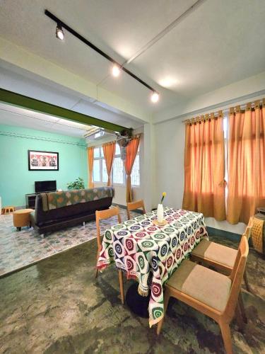 Cozy Gallery Studio at Chinatown