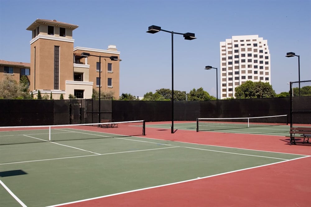 Global Luxury Suites at The Village - photo 49