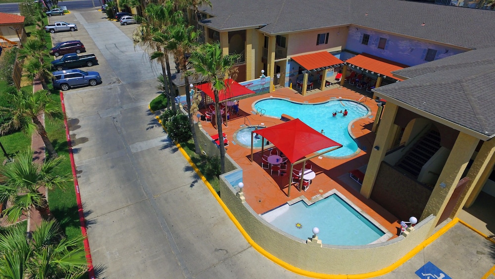 Ramada by Wyndham & Suites South Padre Island - photo 35