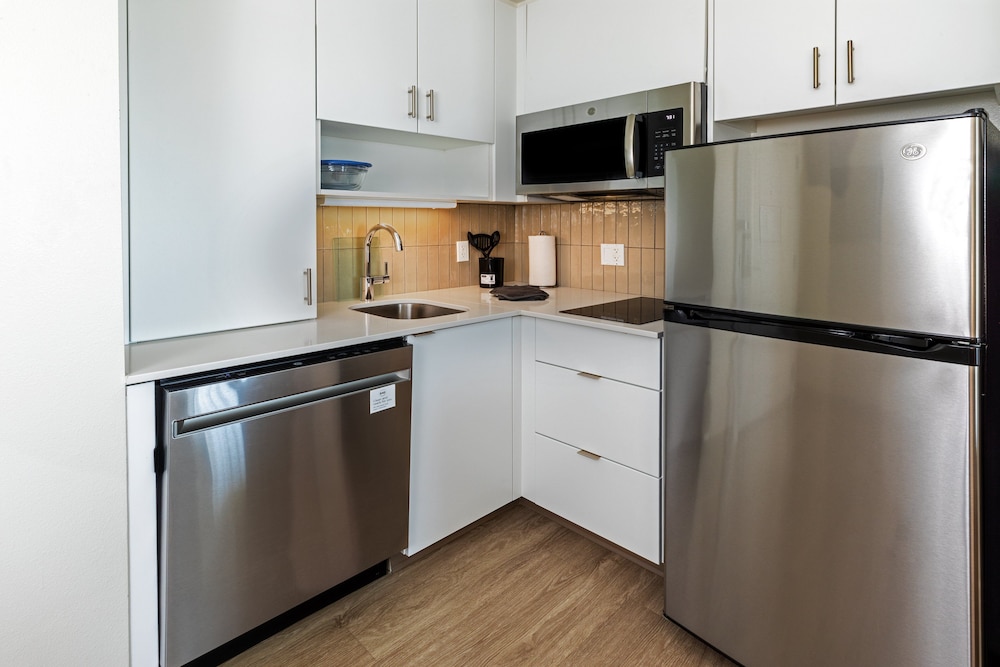 Staybridge Suites Portland by IHG - photo 14