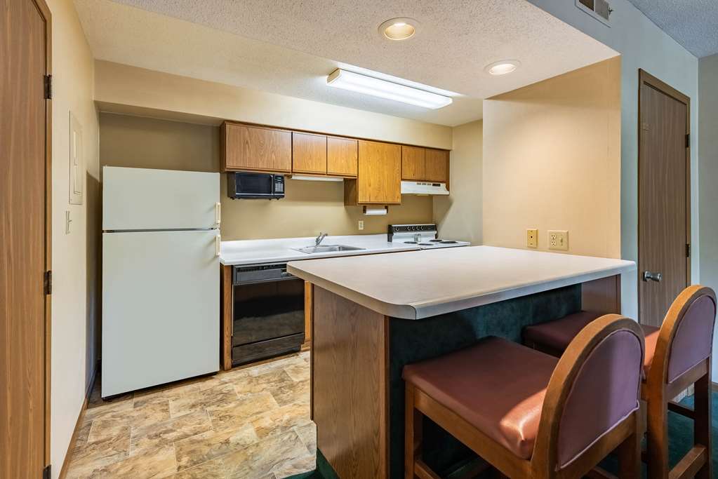 Americas Best Value Inn & Suites St. Marys - photo 14