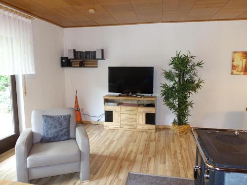 Feusdorf Forest Bungalow — Juenkerath — photo 2