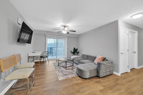 Stonecrest 910 2Bd Apt I Free Parking I Pool — 4-Star Luxury Hotel in New Albany, United States