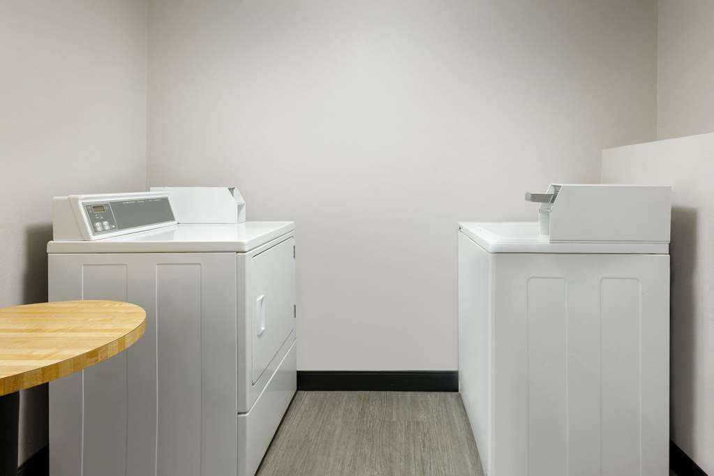 La Quinta Inn & Suites by Wyndham Dothan - photo 49
