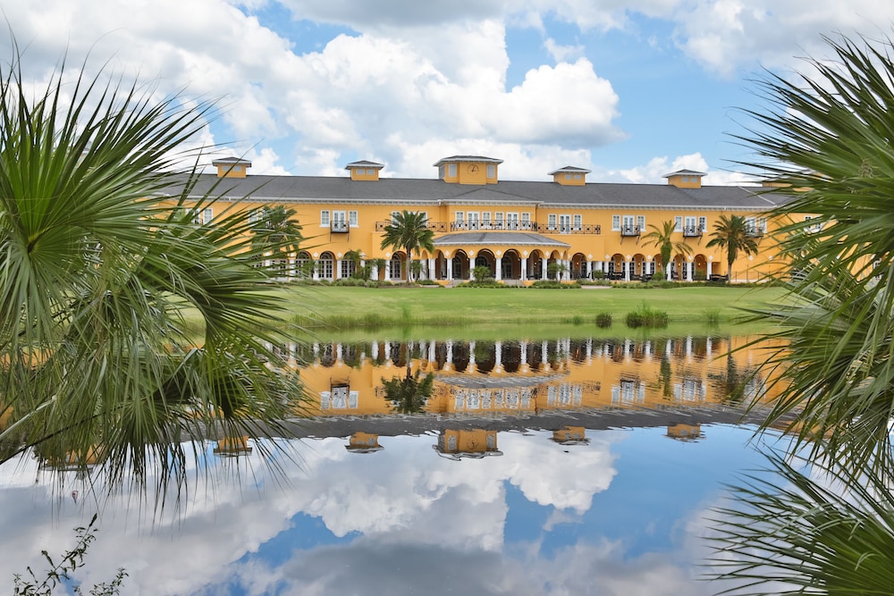 Tampa Palms Country Club - carbon neutral hotel in Tampa