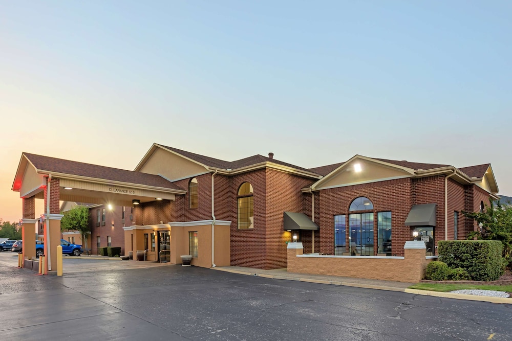 Best Western Plus Lonoke Hotel - photo 36