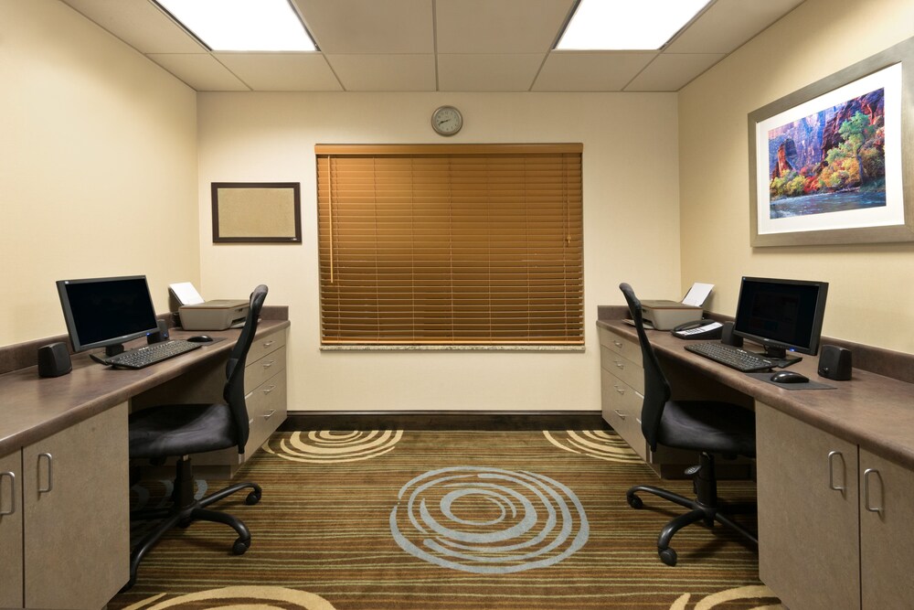 Holiday Inn Express Hotel & Suites Richfield by IHG - photo 47