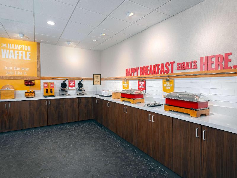 Hampton Inn & Suites Cleveland Beachwood - photo 42