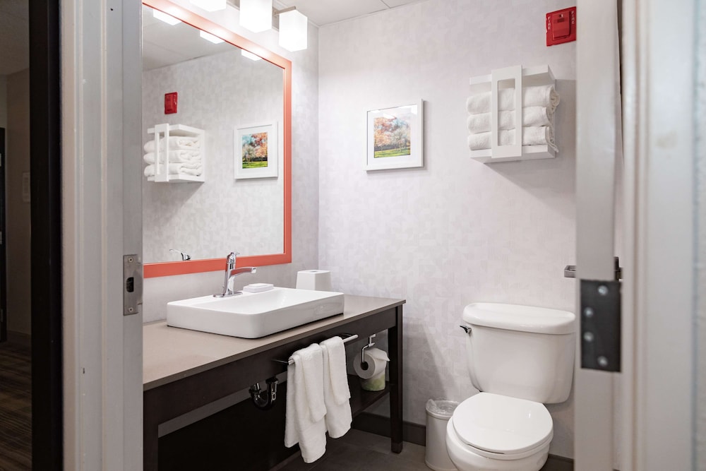 Hampton Inn & Suites Newark Airport Elizabeth - photo 37