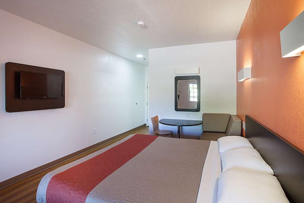 Motel 6 Bedford TX Fort Worth - photo 13