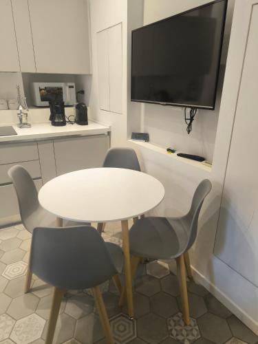Appartamento nella movida di Isola Porta Nuova — 4-Star Luxury Hotel in Milan, Italy