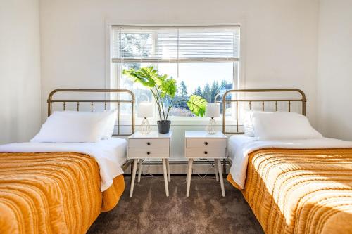 The Shoreline #1 Ocean Views And Northern Lights — 4-Star Luxury Hotel in Kodiak, United States