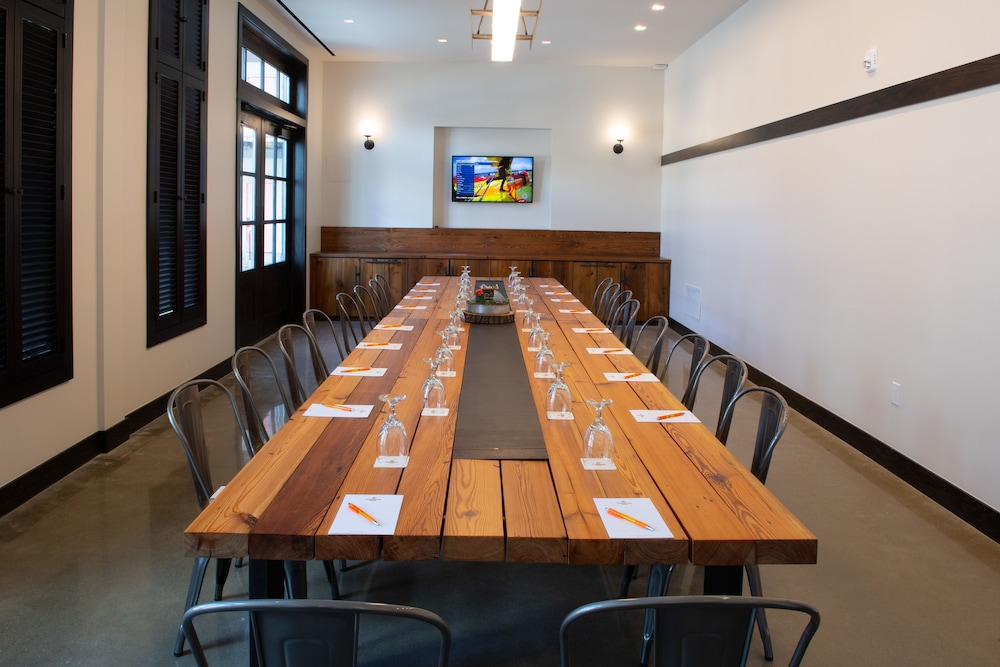 Texican Court by Valencia Hotel Collection - photo 25