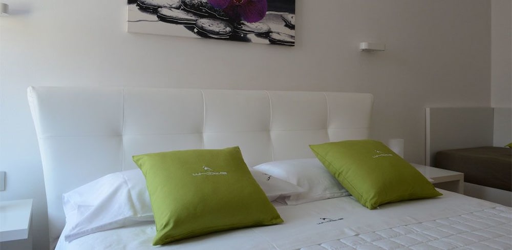 White — 4-Star Luxury Hotel in Porto Cesareo, Italy