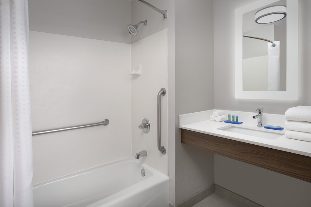 Holiday Inn Express San Antonio N Riverwalk Area by IHG - photo 15