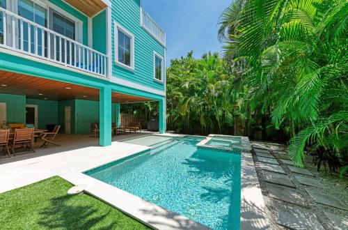 Park n Chill 117 Park Ave in Anna Maria, United States