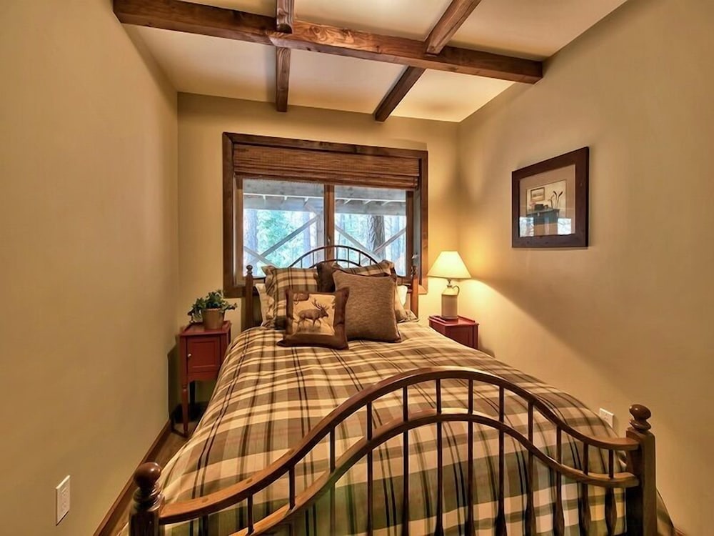 3877 Crest Drive - photo 6