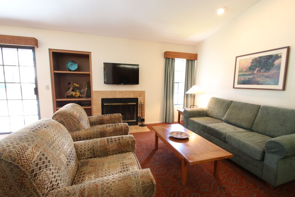 Riviera Oaks Resort - photo 22