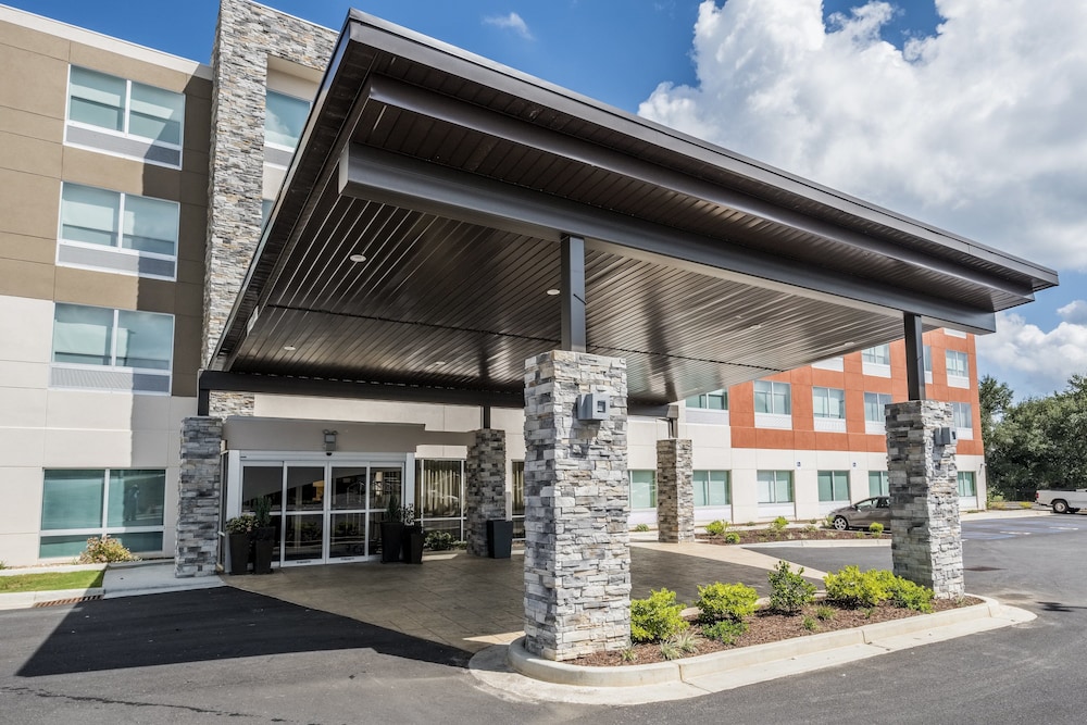 Holiday Inn Express & Suites Commerce by IHG - photo 24