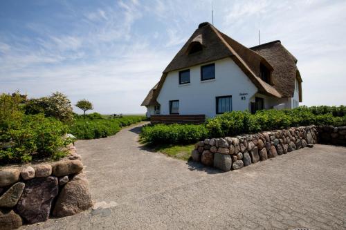 Haus Stedum App. Lenz — 4-Star Luxury Hotel in Sylt-Ost, Germany