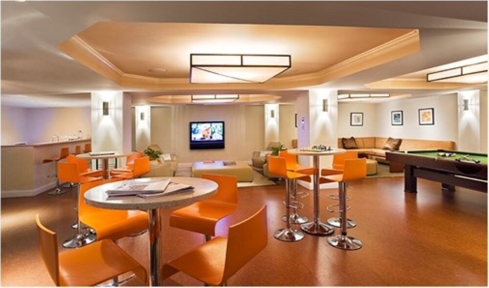 Longwood Towers Apartments - photo 24