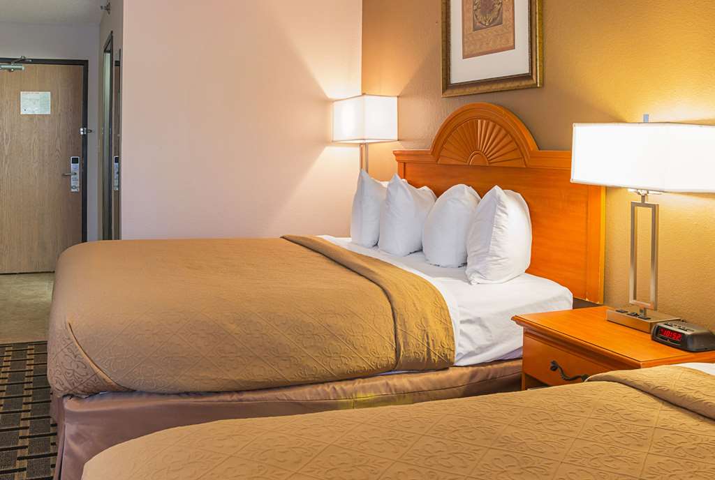 Quality Inn & Suites Detroit Metro Airport - photo 13