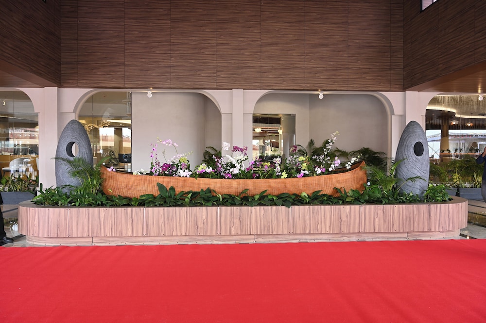 0484 Aero Lounge Terminal 2 Cochin Airport Hotel in Aluva, India