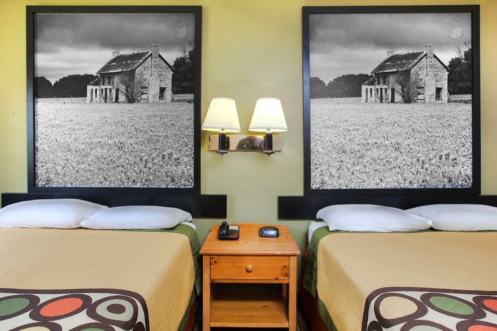 Super 8 by Wyndham Sherman - photo 10
