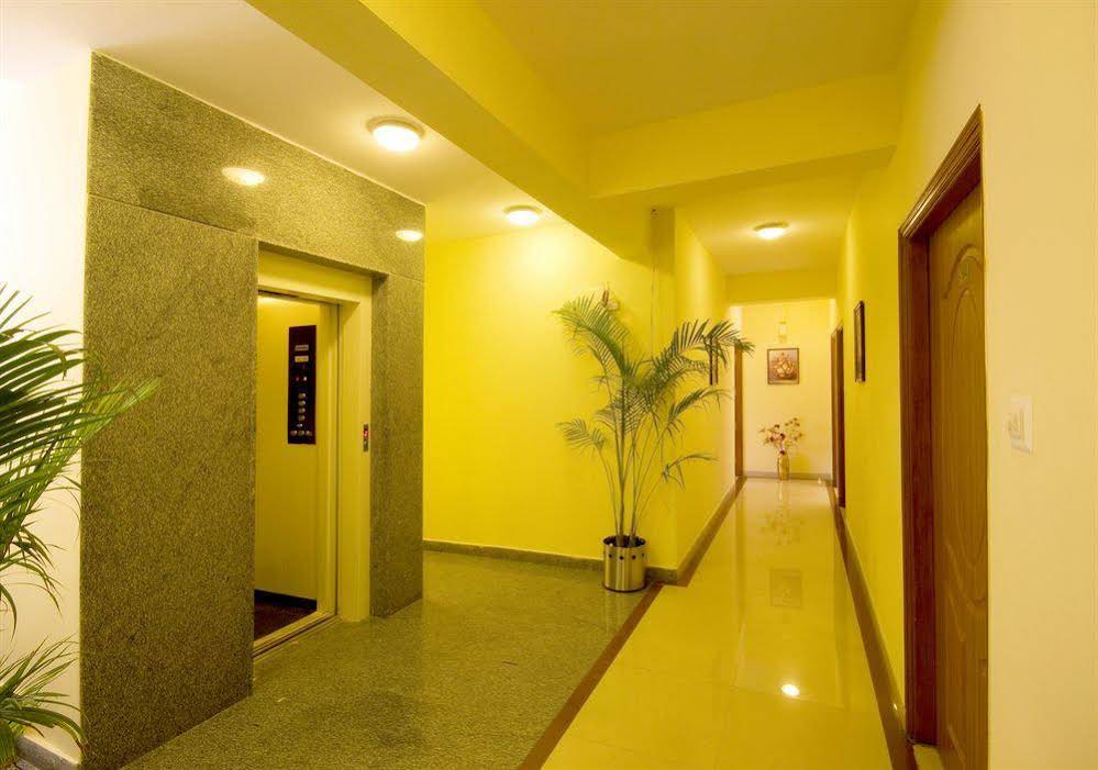 Mel's Regency Hotel