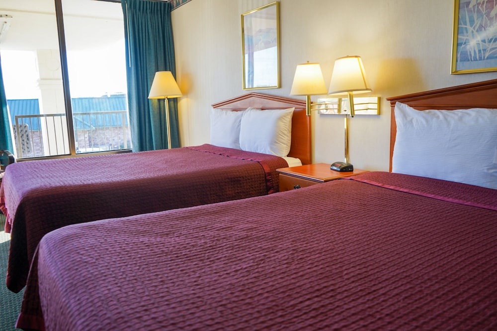Sunset Inn Clarksville - photo 34