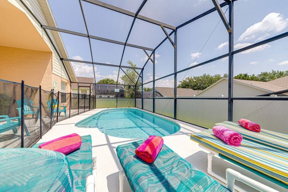 3 Bedroom Value Plus Home Private Pool — 4-Star Luxury Hotel in Davenport, United States